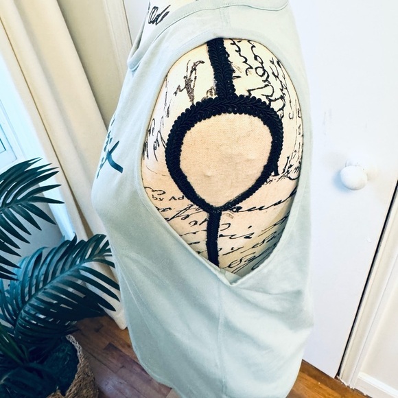 NIKE Women’s Just Do It Tank - Picture 3 of 7